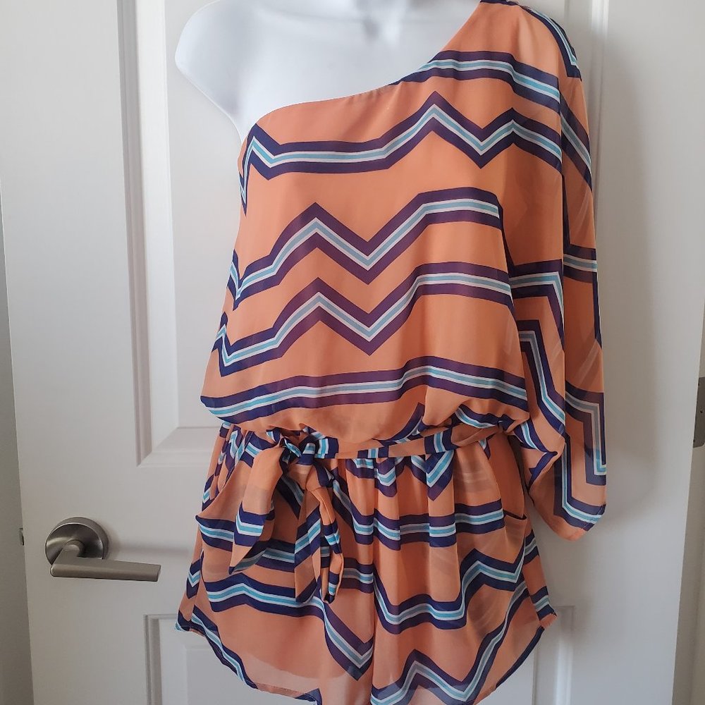 Fun Asos One-Sleeve Patterned Romper, with pockets! Size M